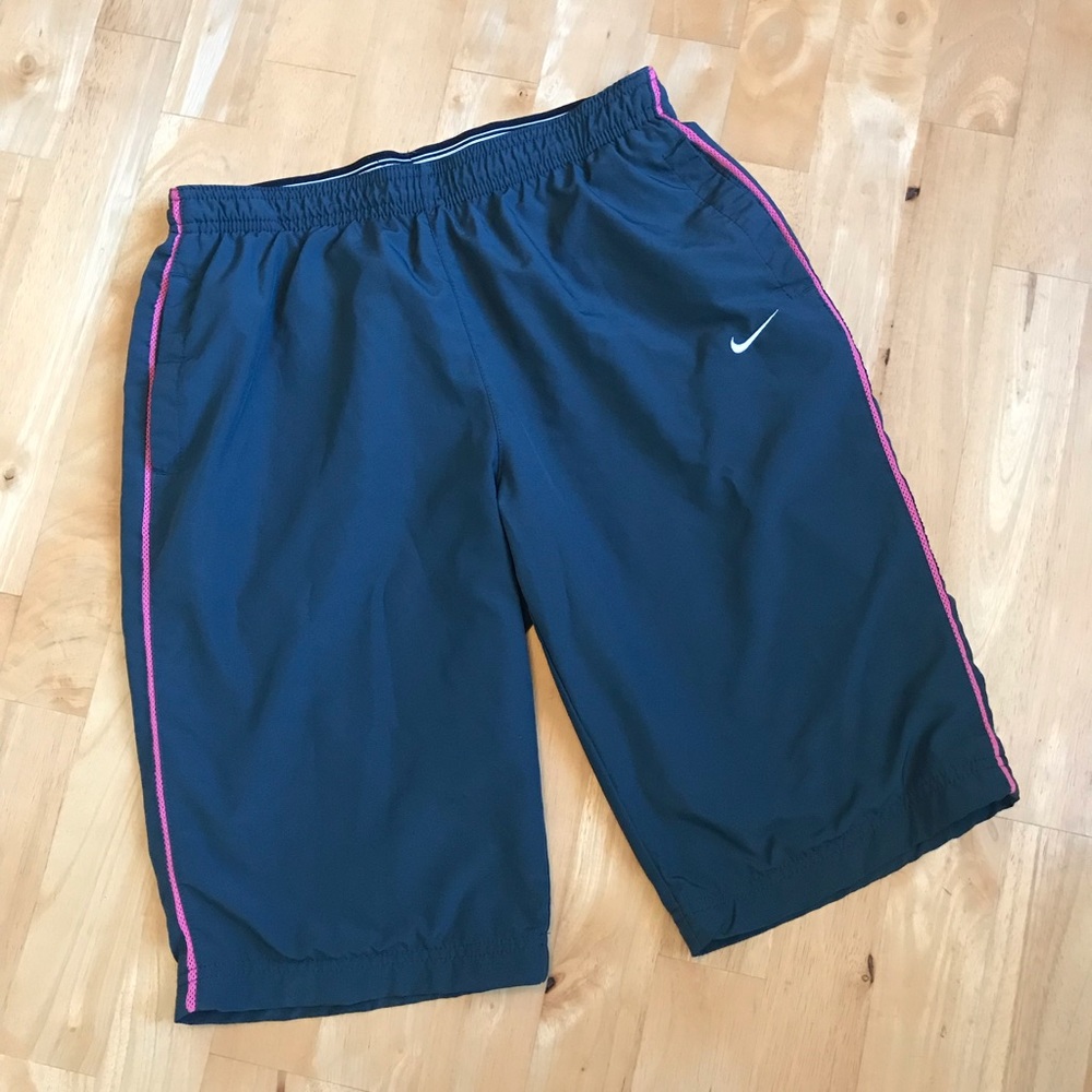 Nike performance gray/pink bermuda shorts